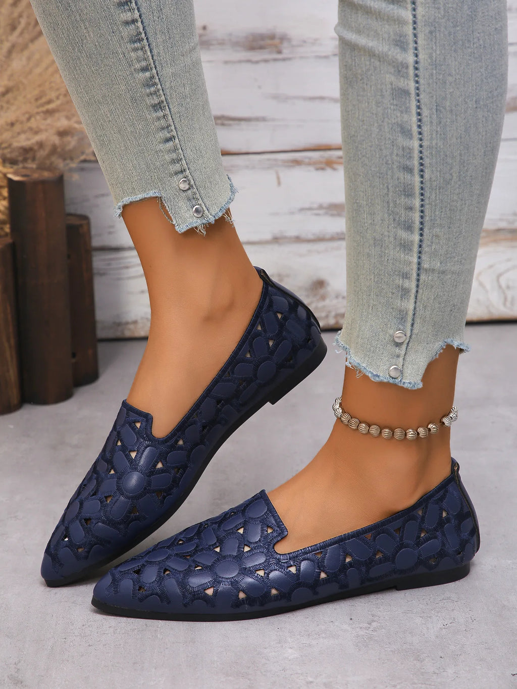 Embroidery Breathable Square Heel Loafers