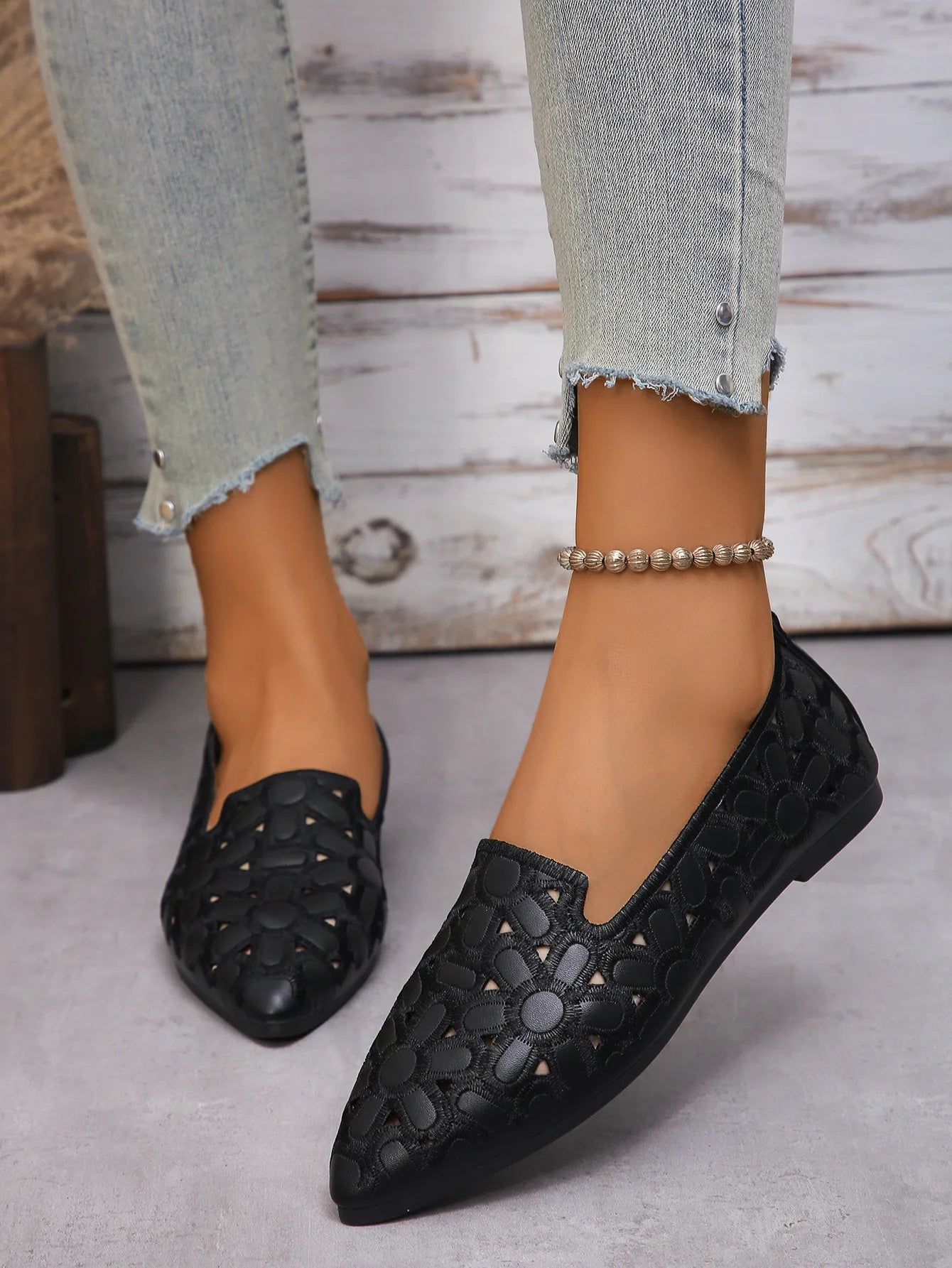 Embroidery Breathable Square Heel Loafers