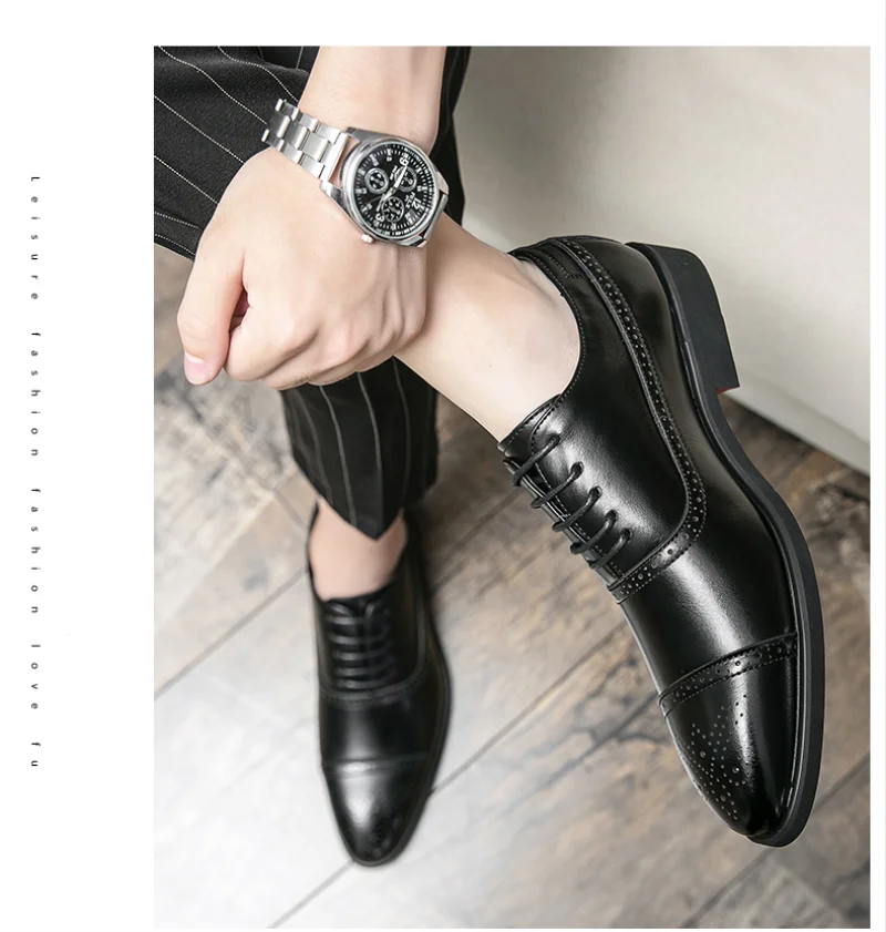 Red Sole Retro Carved Lace-up Oxfords