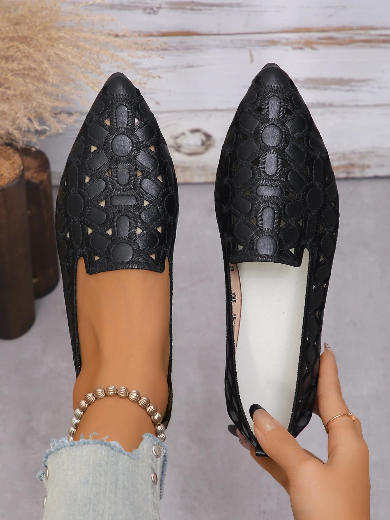 Embroidery Breathable Square Heel Loafers