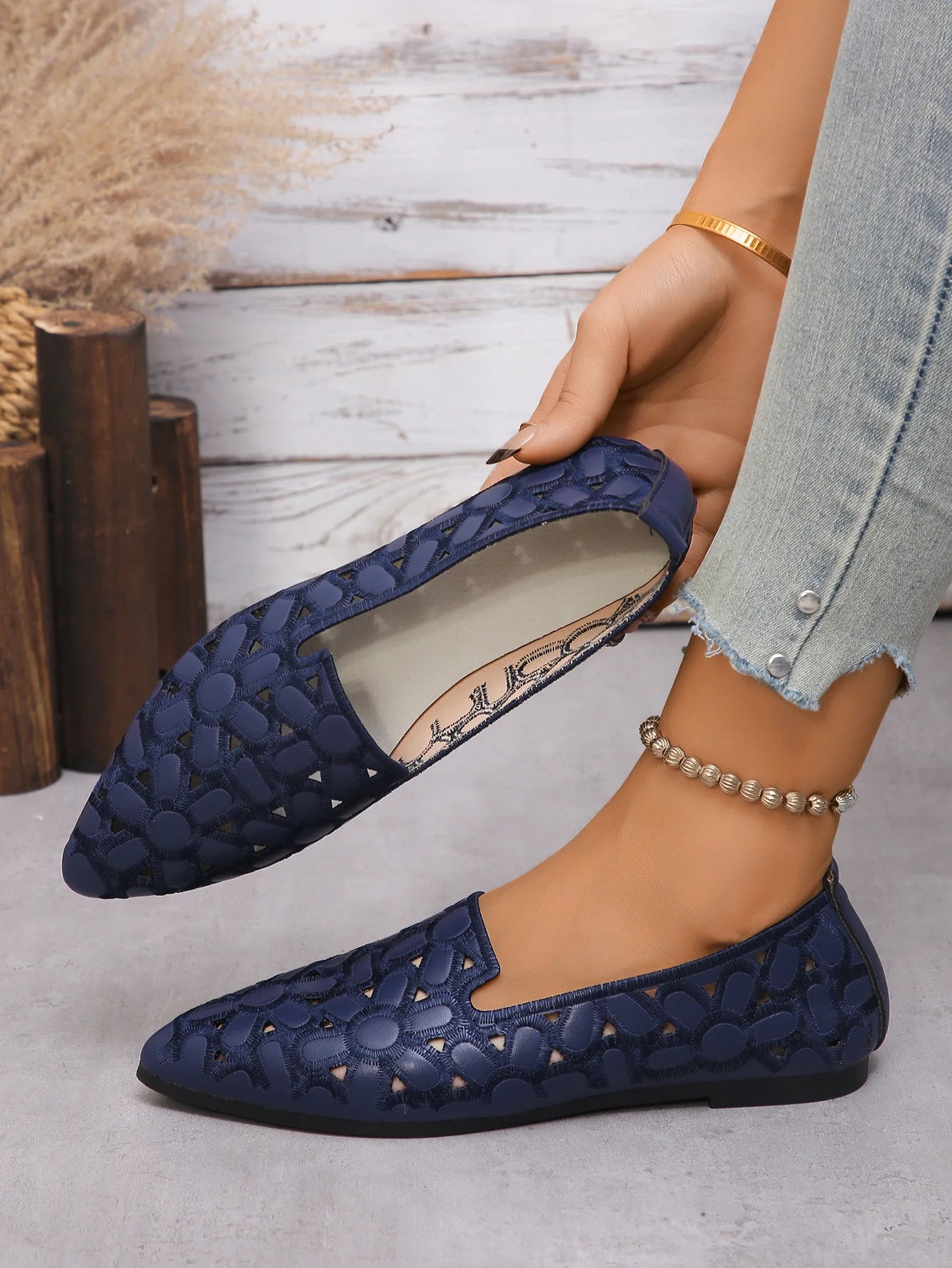 Embroidery Breathable Square Heel Loafers