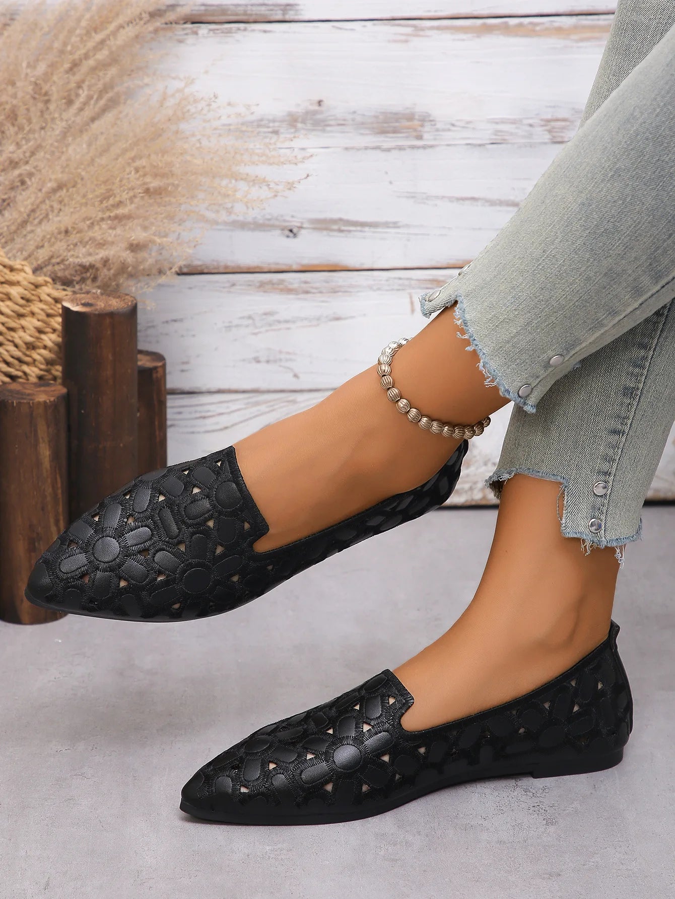 Embroidery Breathable Square Heel Loafers