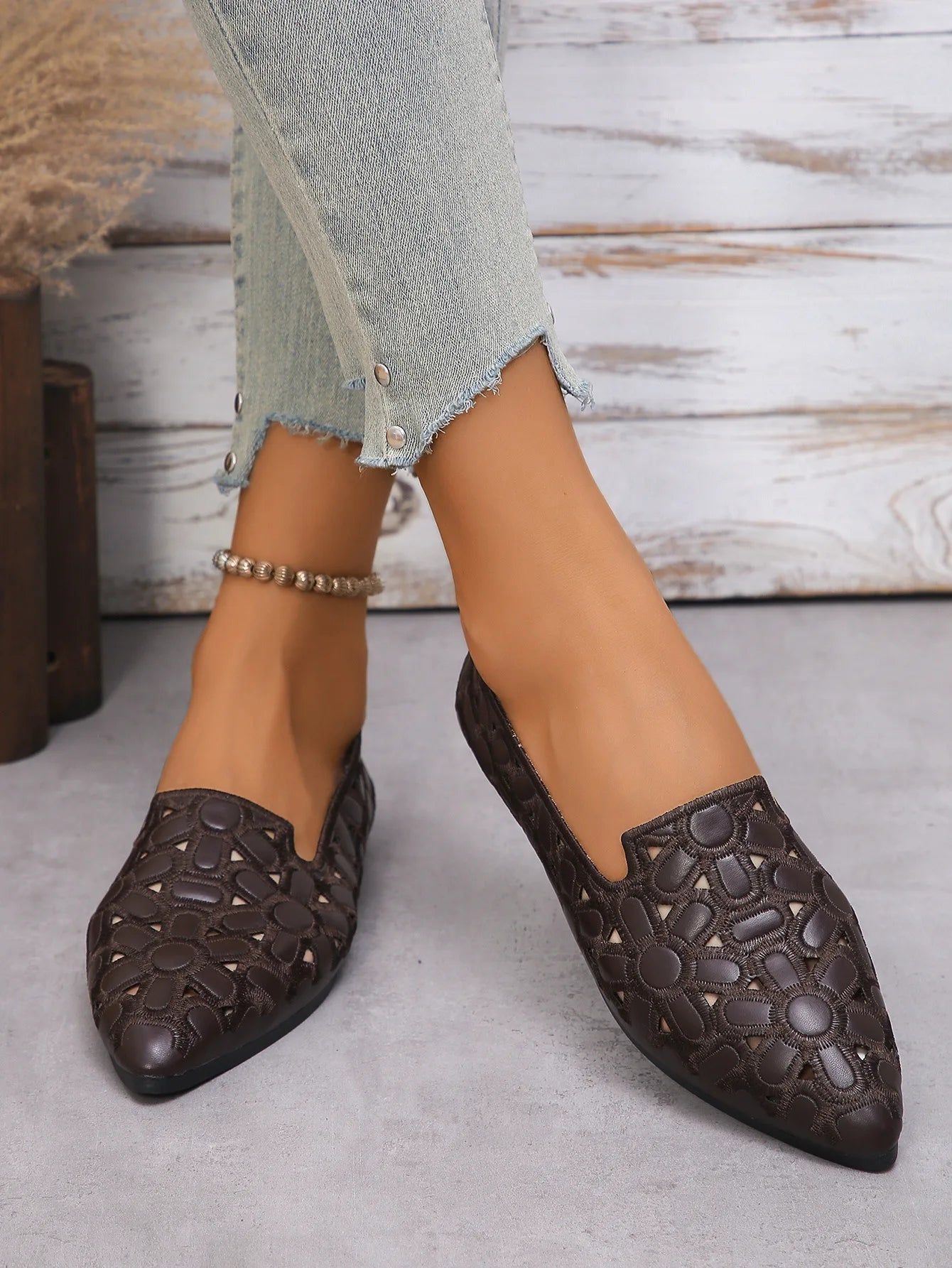Embroidery Breathable Square Heel Loafers