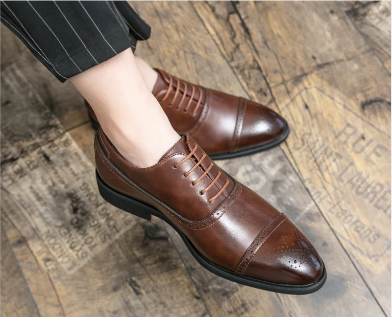 Red Sole Retro Carved Lace-up Oxfords