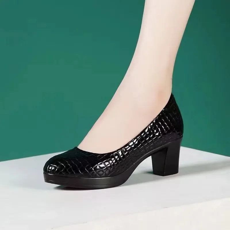 Round Toe Black Plaid Pattern Slip on