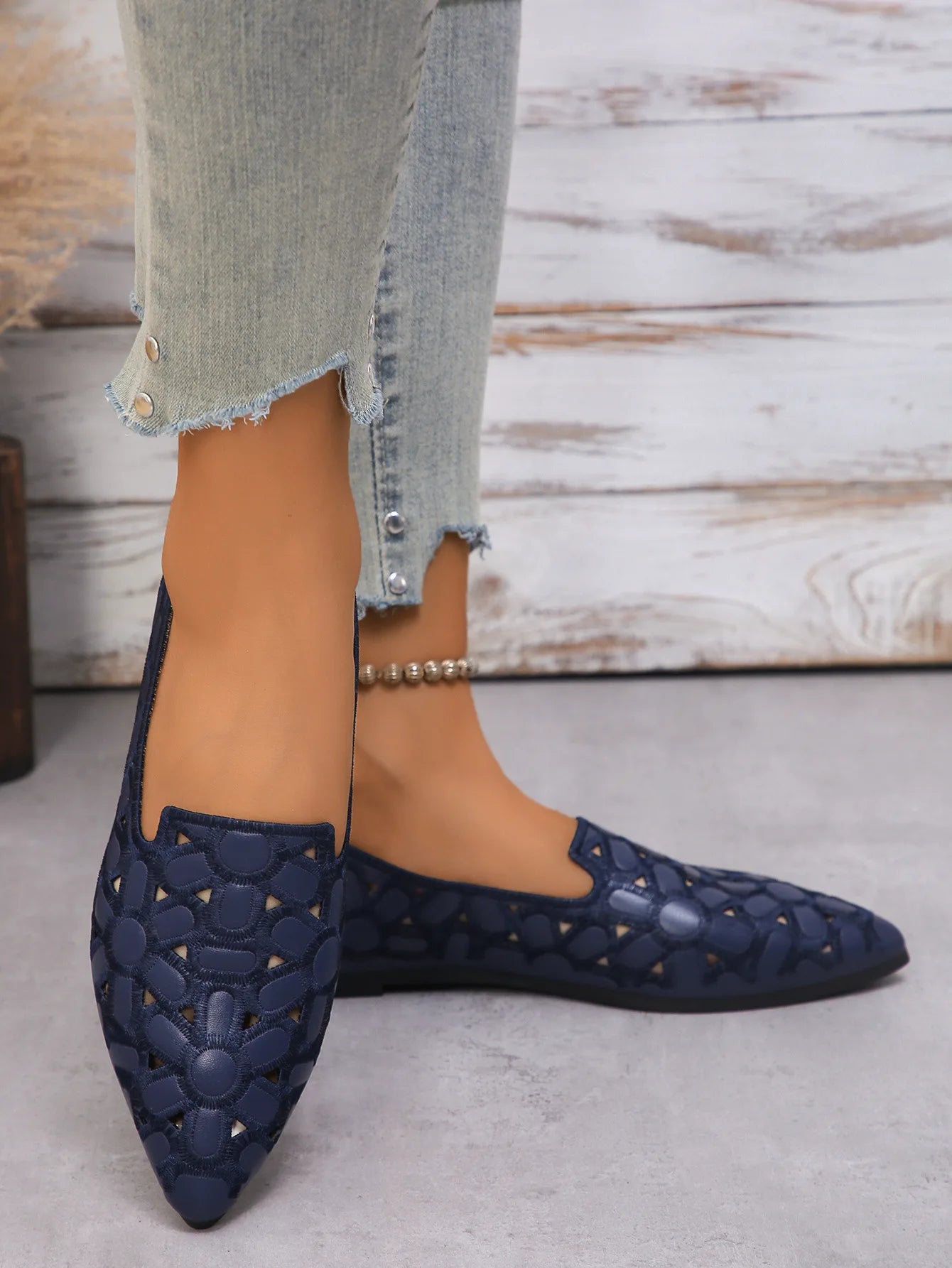 Embroidery Breathable Square Heel Loafers