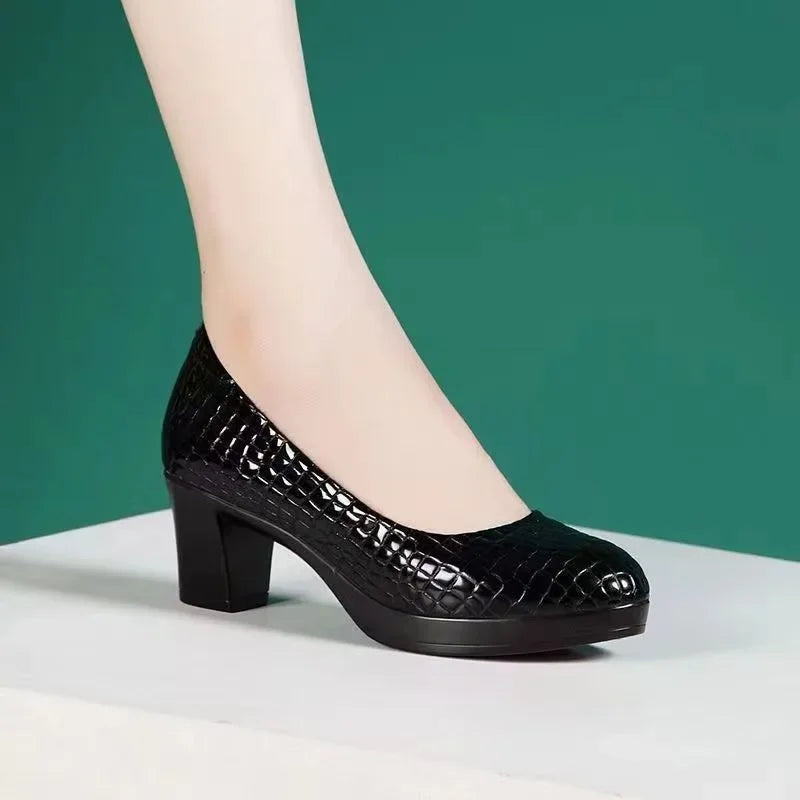 Round Toe Black Plaid Pattern Slip on