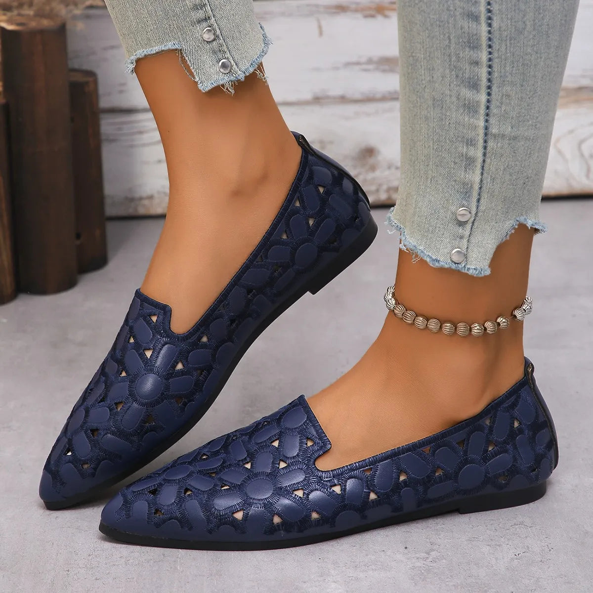 Embroidery Breathable Square Heel Loafers