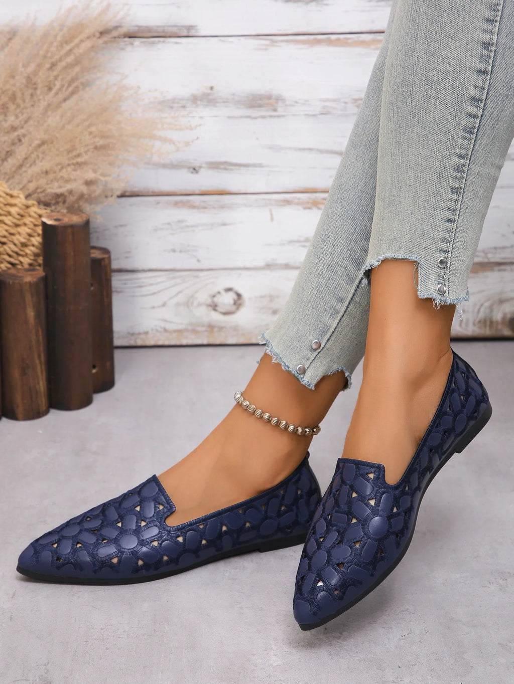 Embroidery Breathable Square Heel Loafers