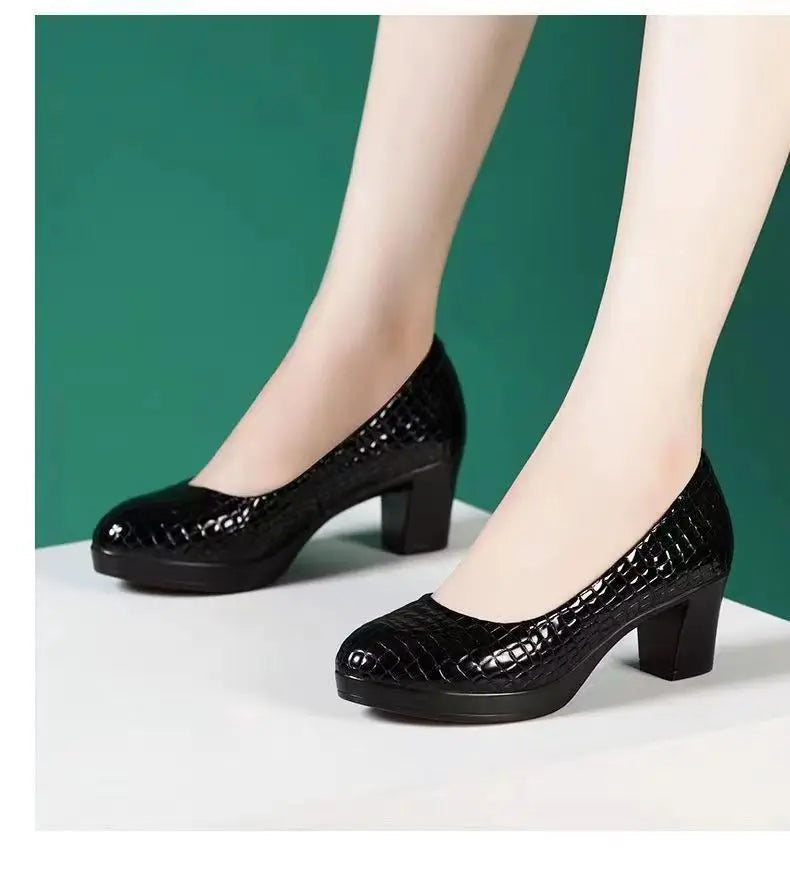 Round Toe Black Plaid Pattern Slip on
