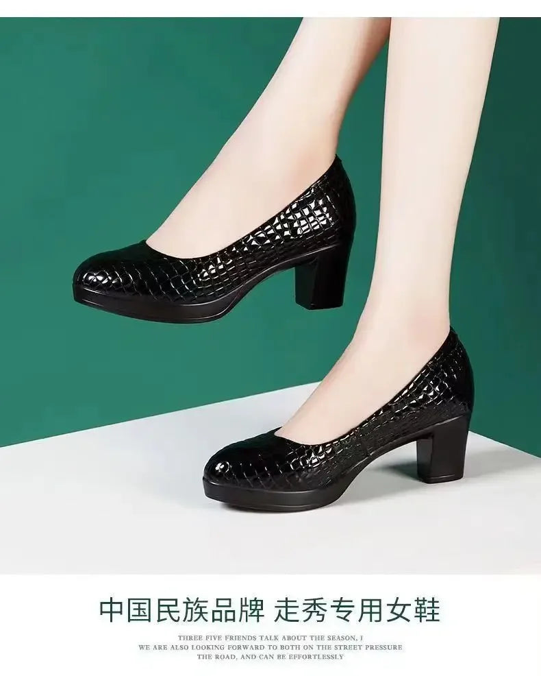 Round Toe Black Plaid Pattern Slip on
