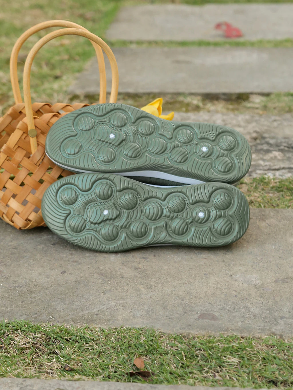 Four Seasons General Light Flat Shoes