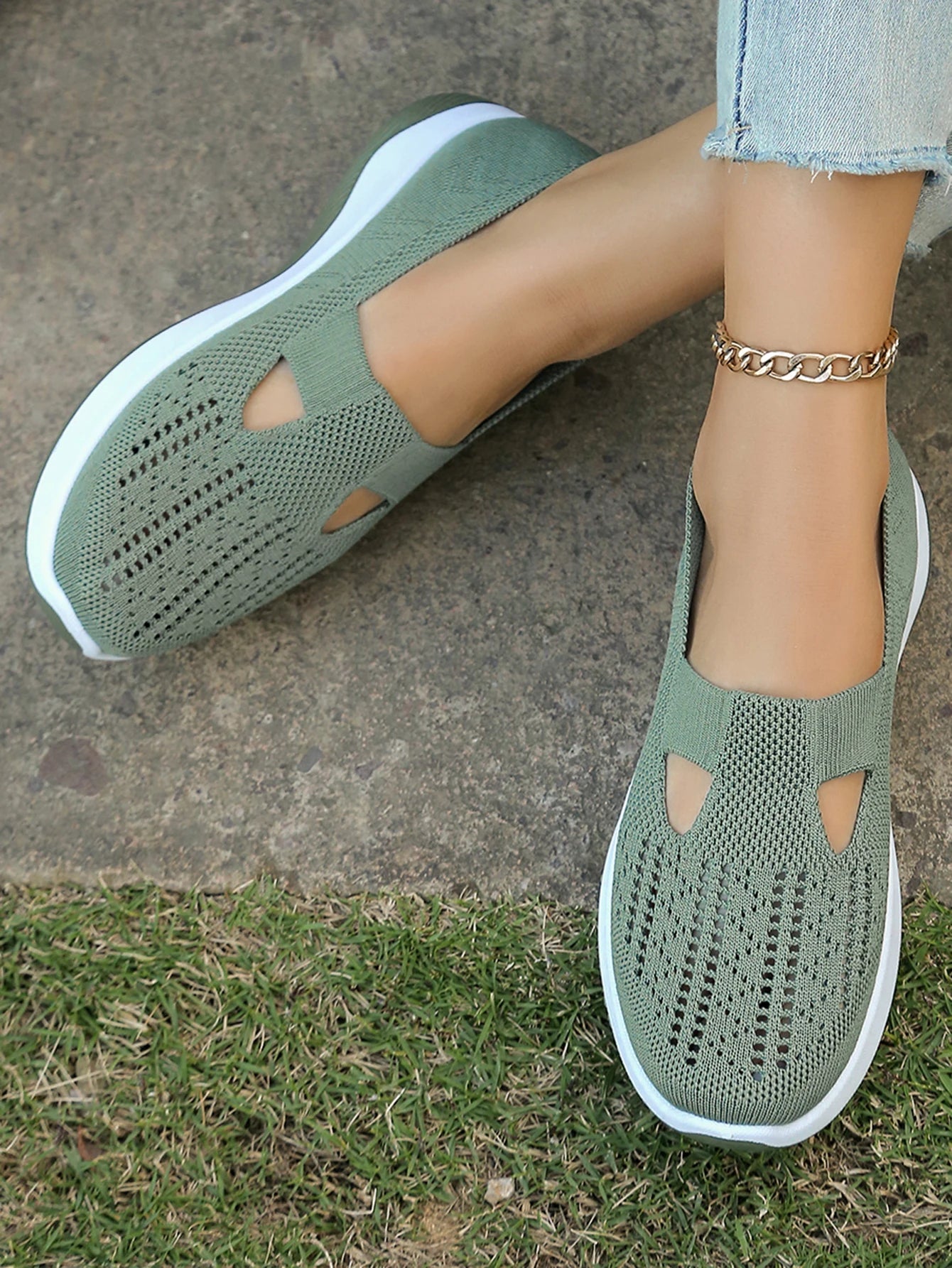 Four Seasons General Light Flat Shoes