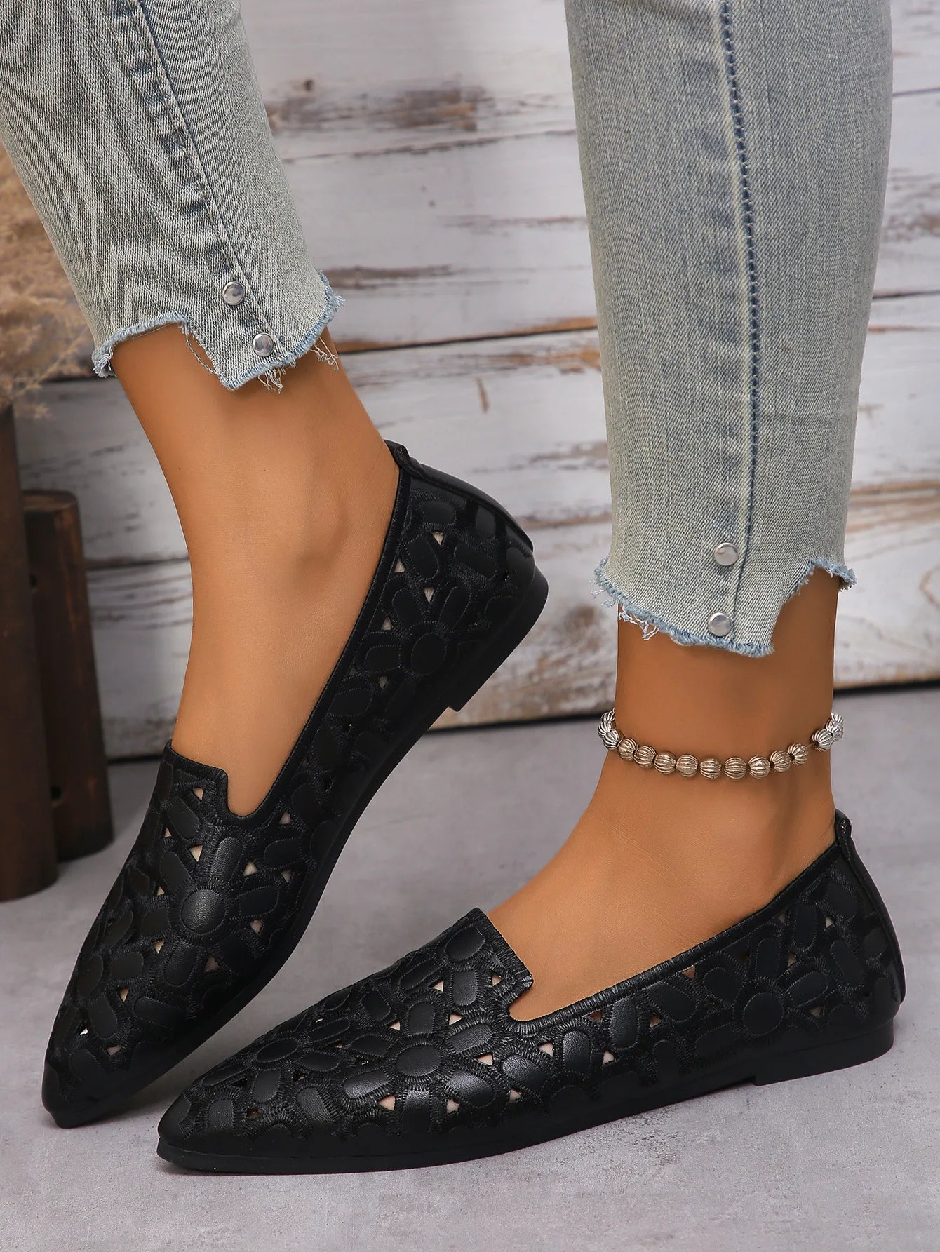 Embroidery Breathable Square Heel Loafers