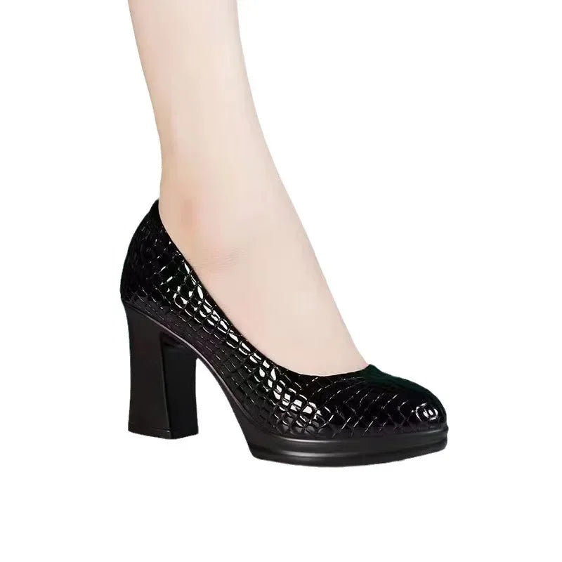 Round Toe Black Plaid Pattern Slip on