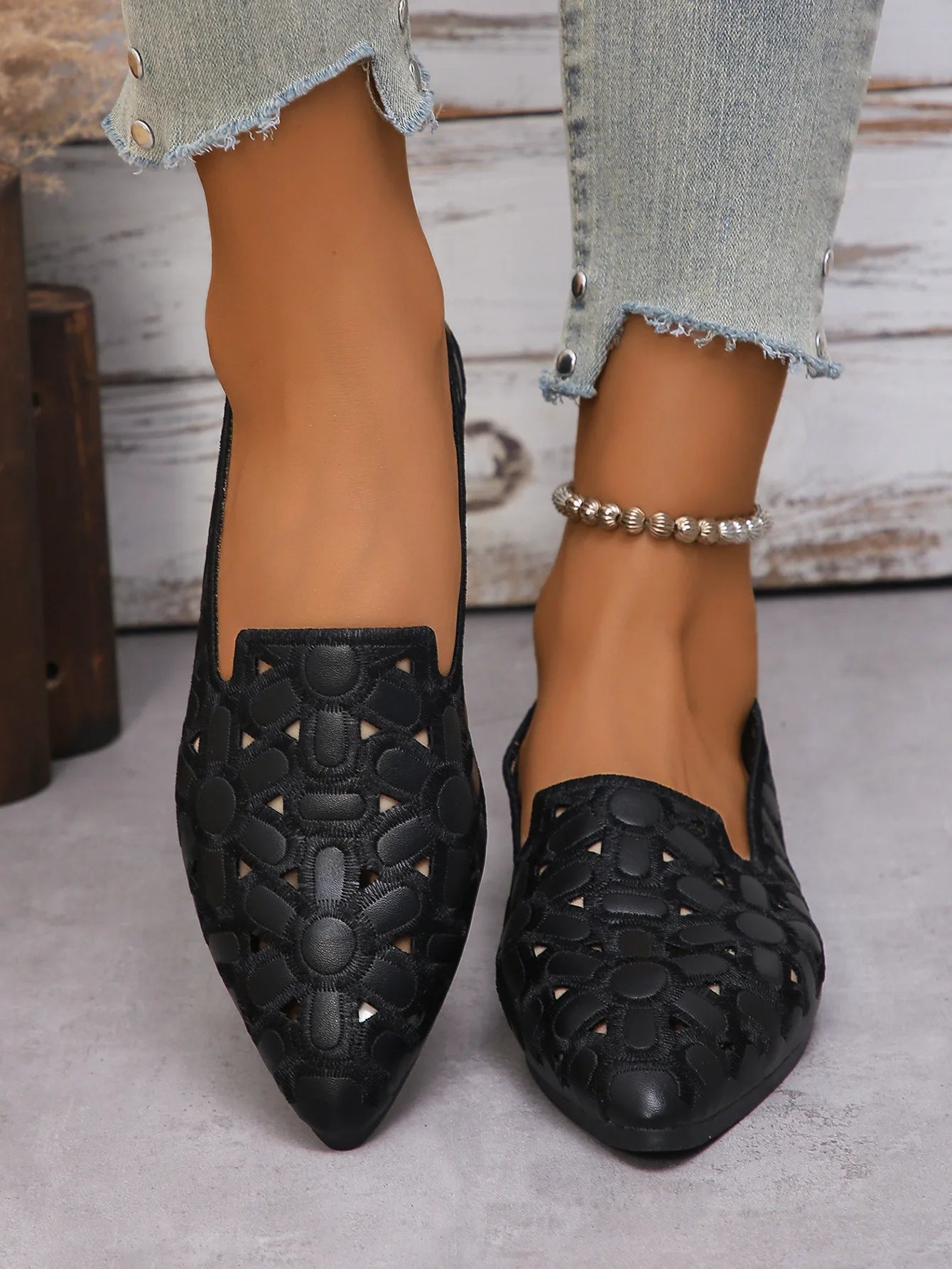 Embroidery Breathable Square Heel Loafers